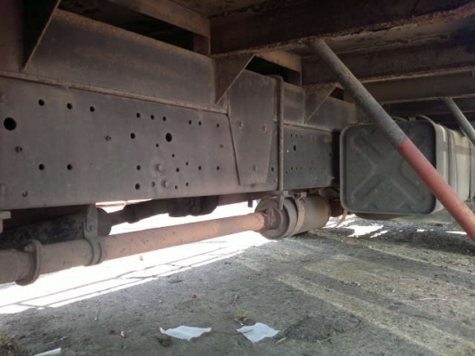 รถอิซูซุ 6 ล้อ รั่ว 175 แรงม้า  ปี 50   สนใจติดต่อ 081 - 6079515