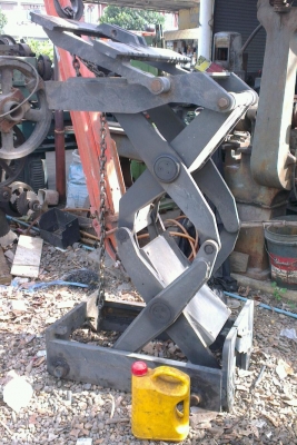 ขาย ชุดยกเสริม(ของใหม่) สำหรัีบรถโฟลค์ลิฟท์ครับ ไม่แน่ใจว่ารุ่น/ยี่ห้ออะไร ราคาถูกครับ นครปฐม