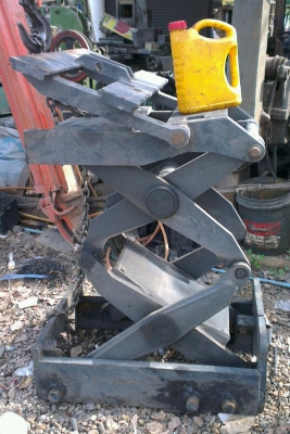 ขาย ชุดยกเสริม(ของใหม่) สำหรัีบรถโฟลค์ลิฟท์ครับ ไม่แน่ใจว่ารุ่น/ยี่ห้ออะไร ราคาถูกครับ นครปฐม