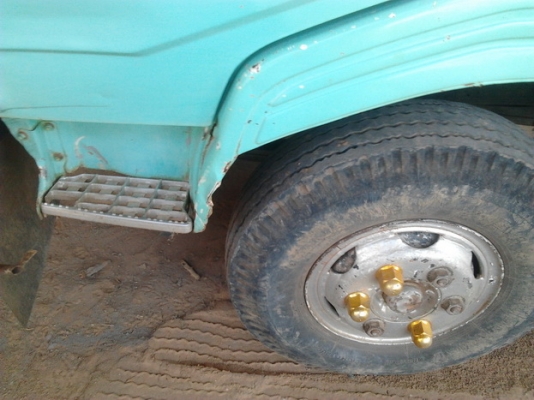 ขาย 6ล้อดั๊ม HINO FC 171A เครื่อง WO4D 117 แรง แห้งจัด ไม่ไอ ไม่หลวม เกียร์ใหญ่ ROCKY175 เข้าง่ายไม่มีหลุด ช่วงล่างคัสซีดี ไม่บวมไม่ผุ Fหลัง กระบะ 3.5ม. สวยไม่มีผุ ยาง 8.25 ขอบ16 หัวบาง ไม่ผุ ภายในดี คอนโซลครบ  พร้อมใช้ พร้อมลุยงาน  ราคาต่อรองได้ครับ