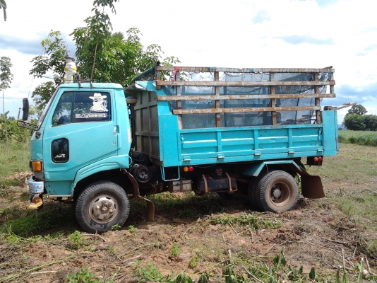 ขาย 6ล้อดั๊ม HINO FC 171A เครื่อง WO4D 117 แรง แห้งจัด ไม่ไอ ไม่หลวม เกียร์ใหญ่ ROCKY175 เข้าง่ายไม่มีหลุด ช่วงล่างคัสซีดี ไม่บวมไม่ผุ Fหลัง กระบะ 3.5ม. สวยไม่มีผุ ยาง 8.25 ขอบ16 หัวบาง ไม่ผุ ภายในดี คอนโซลครบ  พร้อมใช้ พร้อมลุยงาน  ราคาต่อรองได้ครับ