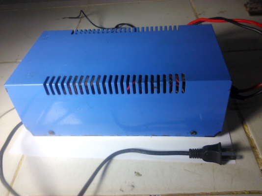 หม้อแปลงไฟขนาด 5 A. 6-12V สามารถชาร์ตแบตเตอรี่ได้หรือเป็นแหล่งจ่ายได้