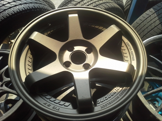 ขายล้อTE37ขอบ17 4/100 กว้าง7 ถูกๆมี2ชุด สีทองและสีน้ำตาลไหม้