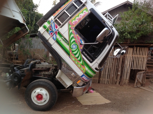 ขายหกล้อดั้มไฮเทค 195 แรง