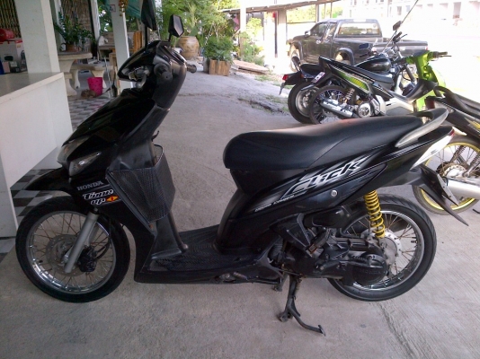 ขาย!ฮอนด้าคลิ๊ก ปี49 รถเครื่องเดิมแน่นๆ พร้อมใช้ ทะเบียน+เอกสารโอน ภาษีไม่หมด 088-2197709