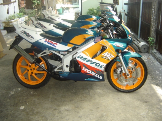 ขายด่วน NSR150SP สวยมาก มี 3 คัน 3  บาท มี 1 คัน 35000 มี 1 คัน 37000 มี 1 คัน 39000 มี 1 คัน  ต่อรองราคาได้ ครับ สนใจ ติดต่อ ฝ่ายขาย คุณ เจ ครับ โทร 0808051985 สีลม ซอย 10 บางรัก กทม