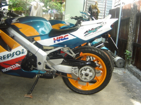 ขายด่วน NSR150SP สวยมาก มี 3 คัน 3  บาท มี 1 คัน 35000 มี 1 คัน 37000 มี 1 คัน 39000 มี 1 คัน  ต่อรองราคาได้ ครับ สนใจ ติดต่อ ฝ่ายขาย คุณ เจ ครับ โทร 0808051985 สีลม ซอย 10 บางรัก กทม