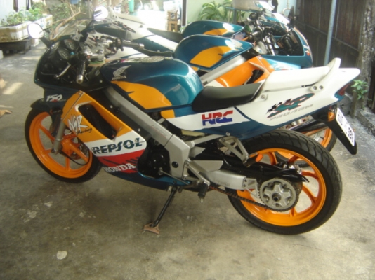 ขายด่วน NSR150SP สวยมาก มี 3 คัน 3  บาท มี 1 คัน 35000 มี 1 คัน 37000 มี 1 คัน 39000 มี 1 คัน  ต่อรองราคาได้ ครับ สนใจ ติดต่อ ฝ่ายขาย คุณ เจ ครับ โทร 0808051985 สีลม ซอย 10 บางรัก กทม