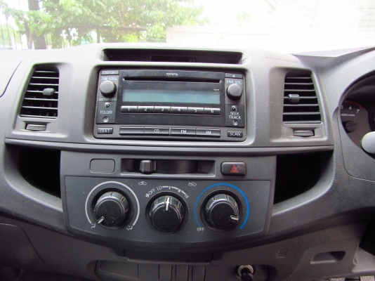 TOYOTA VIGO CHAMP 2.7SINGLE MT ปี 2012