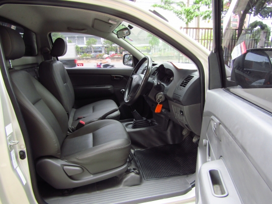 TOYOTA VIGO CHAMP 2.7SINGLE MT ปี 2012