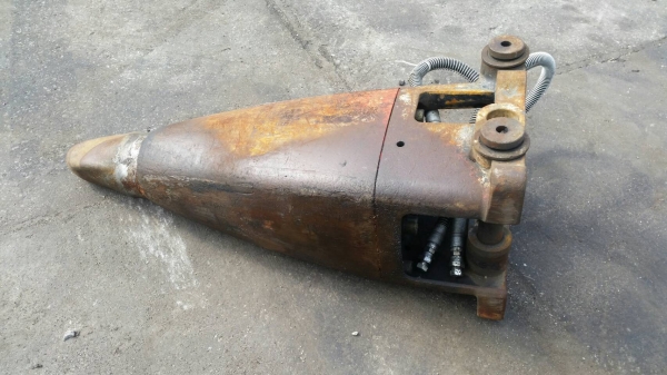 ถ้าท่านกำลังมองหา หัวเจาะ กระแทก เบรคเกอร์ แย็กปูน มาชมที่ tractor-backhoe นะครับ ตัวนี้ ใส่รถขุดแบ็