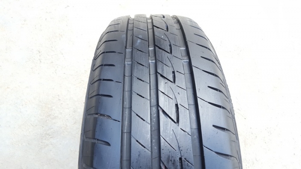 ขายยาง195/65/15ปี15/3เส้น+ปี14/1เส้น  BRIDGESTONE EP200  4 เส้น