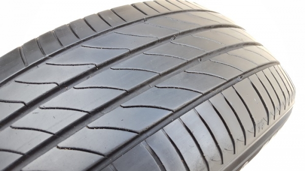 ขายยาง205/65/15 ปี 13 MICHERLIN 3ST 2 เส้น