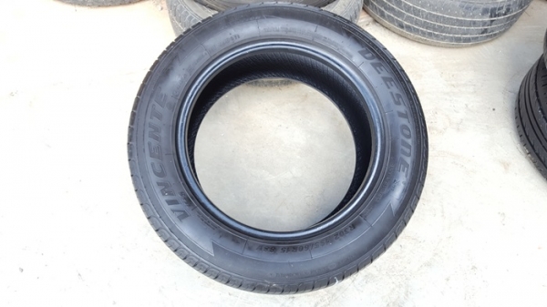 ขายยาง195/60/15 ปี 14 DEESTONE 2 เส้น