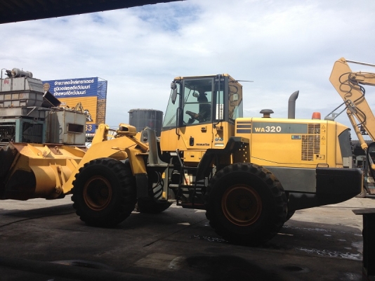 รถตักล้อยาง Komatsu WA320-6 รถเก่านอก สภาพเดิม เพิ่งเหยียบถึงไทย สภาพดีพร้อมใช้งาน