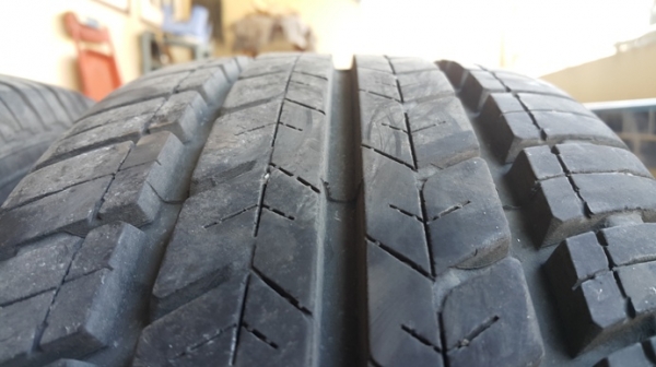 ขาย 205/70 R15 ปี 2215 1 คู่ครับ