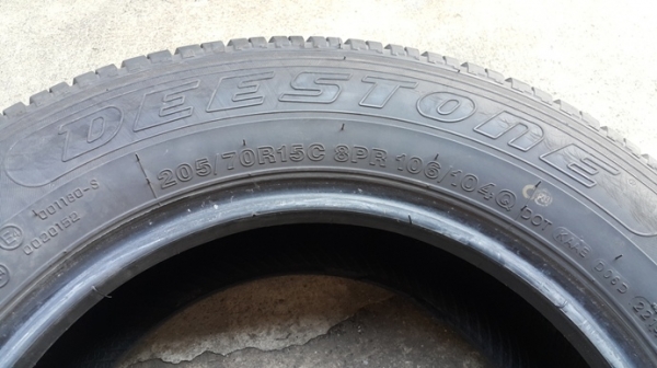 ขาย 205/70 R15 ปี 2215 1 คู่ครับ