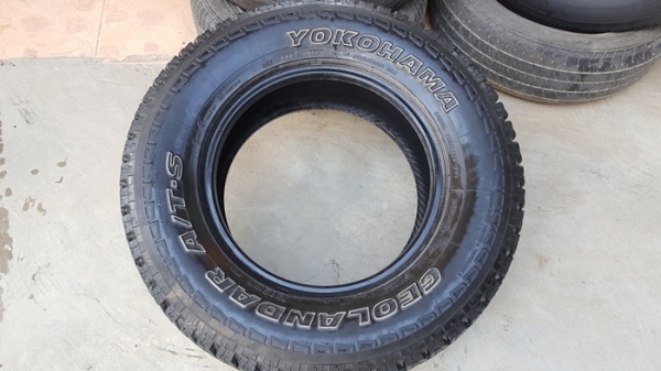 ขายยาง225/70/15 ปี 13 YOKOHAMA 2 เส้น