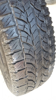 ขายยาง225/70/15 ปี 13 YOKOHAMA 2 เส้น