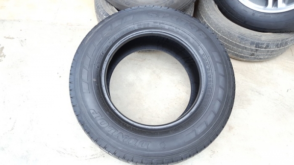 ายยา215/70/15 ปี 15 DUNLOP LT36 4 เส้น
