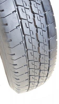 ายยา215/70/15 ปี 15 DUNLOP LT36 4 เส้น