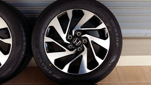 ขายล้อแม็กป้ายแดง civic fc 16" ยางปี16 สนใจติดต่อ ร้าน ก.เจริญการยางครับ 081-3747940