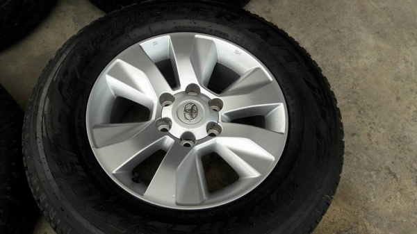 ขายล้อแม็ก Revo 17" สนใจติดต่อ ร้าน ก.เจริญการยางครับ 081-3747940 ขายล้อแม็ก Revo 17" สนใจติดต่อ ร้าน ก.เจริญการยางครับ 081-3747940