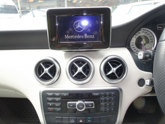BENZ A-CLASS A180 W176 1.6 BlueEFFICIENCY AT ปี2014