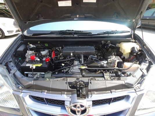TOYOTA AVANZA 1.5E AT ปี 2010