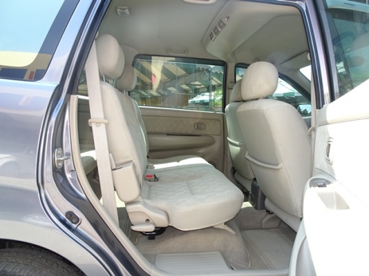 TOYOTA AVANZA 1.5E AT ปี 2010