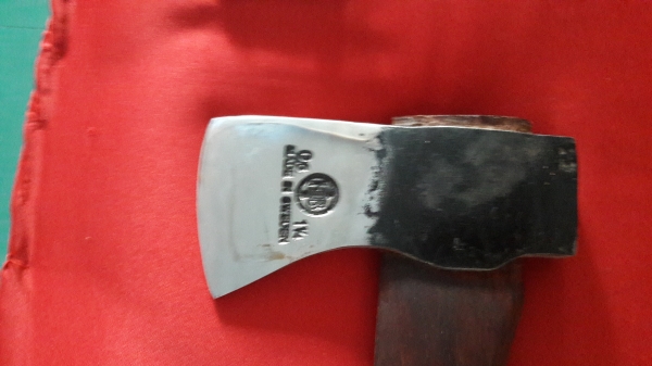 ขายขวานเสือ1 1/4ปอน HULT'S CELEBRATED AXES. MADE IN SWEDEN. ขายขวานเสือ1 1/4ปอน HULT'S CELEBRATED AXES. MADE IN SWEDEN.