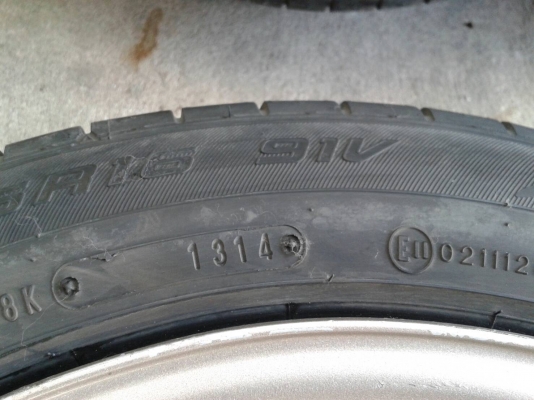 ขอบ16นิ้ว6รู พร้อมยาง ชุดนี่ ราคา 6900 บาท