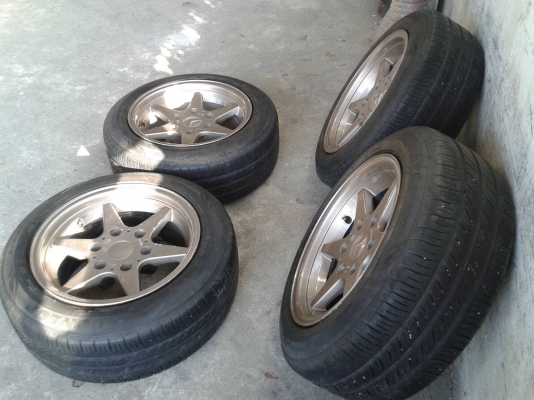 ขอบ16นิ้ว6รู พร้อมยาง ชุดนี่ ราคา 6900 บาท