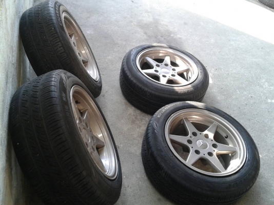 ขอบ16นิ้ว6รู พร้อมยาง ชุดนี่ ราคา 6900 บาท