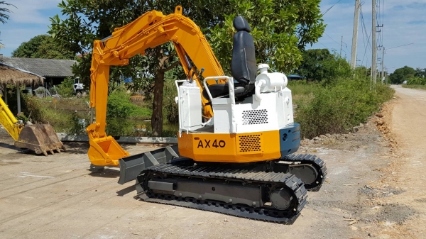 ขายด่วนรถแบคโฮแอแมนAX40เทียบเท่าPC40ครื่อง4สูบดีปั่มแรงประหยัดรถนอกเพิ่งนำเข้ามาใหม่ยังไม่เคยใช้งานในเมืองไทยเลย
