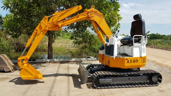 ขายด่วนรถแบคโฮแอแมนAX40เทียบเท่าPC40ครื่อง4สูบดีปั่มแรงประหยัดรถนอกเพิ่งนำเข้ามาใหม่ยังไม่เคยใช้งานในเมืองไทยเลย