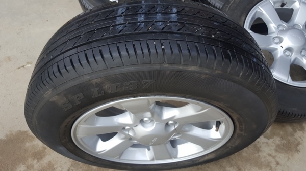 ขายล้อISUZU 1.9 ขอบ16 ยาง215/65/16 ปี 15  4 ล้อ