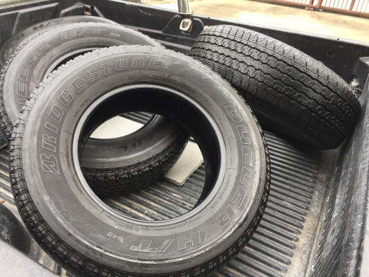 (หมดแล้วครับ) ยาง Bridgestone 245 70 16 ปี16 มีให้เลือก 7ชุด ดอกเต็ม ไม่มีปะ ราคาไม่แพง