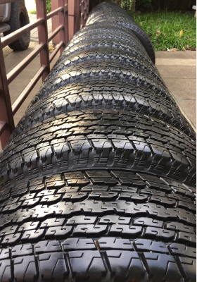 (หมดแล้วครับ) ยาง Bridgestone 245 70 16 ปี16 มีให้เลือก 7ชุด ดอกเต็ม ไม่มีปะ ราคาไม่แพง