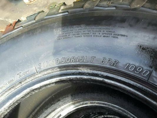 Maxxis Bighorn 31/10.5/15 ปลายปี 09 สภาพดี 1ชุด