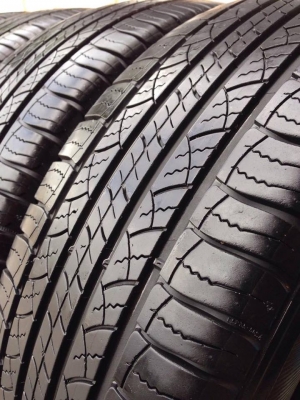 ยาง MICHELIN 225-65-17 ปี 16 ครบชุด 4 เส้น 6500 สภาพสวยๆไม่บวมไม่กินข้าง ดอกยางเหลือเยอะเอาไปวิ่งกันใด้อีกยาวค่ะ