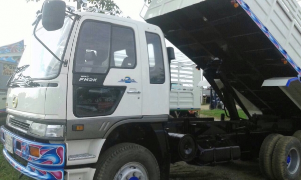 ขายรถสิบล้อดัมพ์ HINO 2K เครื่อง 240 แรง ปี 40 เครื่องเดิม เกียร์เดิม ยางใหม่ แอร์เย็น มีระบบลากพ่วง ทะเบียนพร้อม