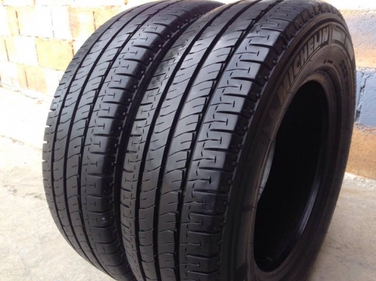 ยาง MICHELIN 205-70-15 ปี 15 2 เส้น 2500 สภาพสวยๆไม่มีปะไม่บวมไม่กินข้าง ดอกยางเหลือเยอะเอาไปวิ่งกันใด้อีกยาวค่ะ