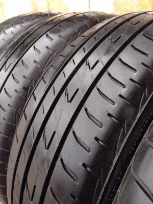ยาง Bridgstone 185-60-15 ปี 15 ครบชุด 4 เส้น 3500 สภาพสวยไม่บวมไม่กินข้าง ดอกยางเหลือเยอะเอาไปวิ่งกันใด้อีกยาวค่ะ