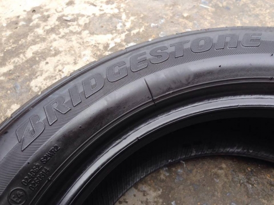 ยาง Bridgstone 185-60-15 ปี 15 ครบชุด 4 เส้น 3500 สภาพสวยไม่บวมไม่กินข้าง ดอกยางเหลือเยอะเอาไปวิ่งกันใด้อีกยาวค่ะ