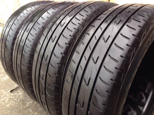 ยาง Bridgstone 185-60-15 ปี 15 ครบชุด 4 เส้น 3500 สภาพสวยไม่บวมไม่กินข้าง ดอกยางเหลือเยอะเอาไปวิ่งกันใด้อีกยาวค่ะ