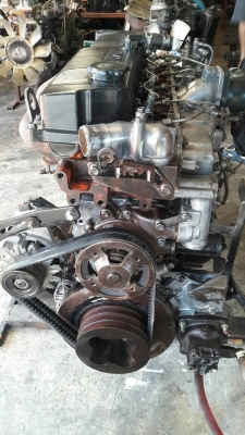 เครื่องยนต์อีซูสุ6HE1#195แรงเครื่องฟิตติดดีมากพร้อมใช้ครับ