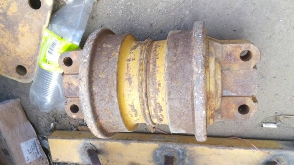 ขายเฟืองสะป้อกเก็ต รถแทรกเตอร์ CAT-D-5-H , D-6-H , D- 4-H และลอนเลอร์ เทอร์โบ สภาพสวยมากครับ ขายไม่แพง