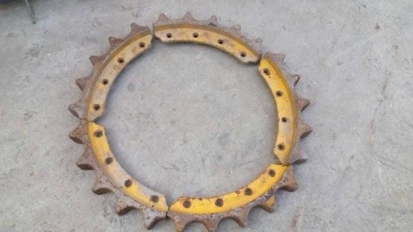 ขายเฟืองสะป้อกเก็ต รถแทรกเตอร์ CAT-D-5-H , D-6-H , D- 4-H และลอนเลอร์ เทอร์โบ สภาพสวยมากครับ ขายไม่แพง