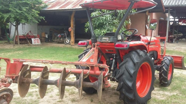 ขายรถไถคูโบต้า L3608 ทำงาน1,029ชม. อุปกรณ์ครบ ใบดันหน้า ผาน5 สภาพสวยสีเดิมโรงงาน